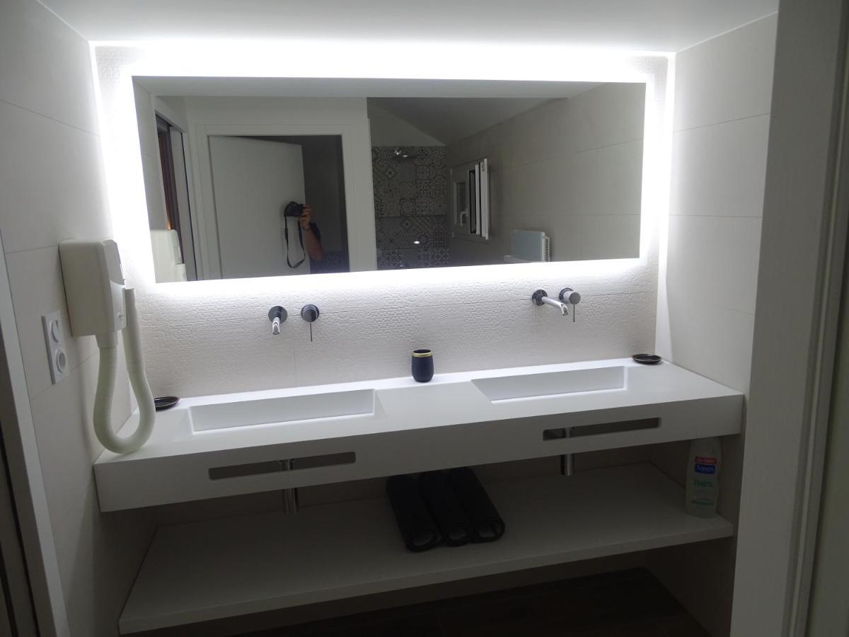 Villa Entiere Du Chateau Lacroix De Civrac 3 Ch, 3 Sdb, Piscine Xxl,Sauna, 4 Etoiles,7 Pers Εξωτερικό φωτογραφία